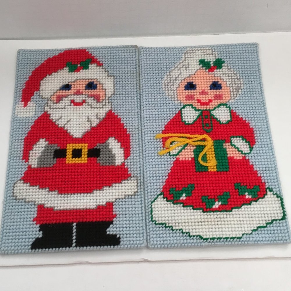 VTG finished plastic canvas Mr n Mrs Santa Claus